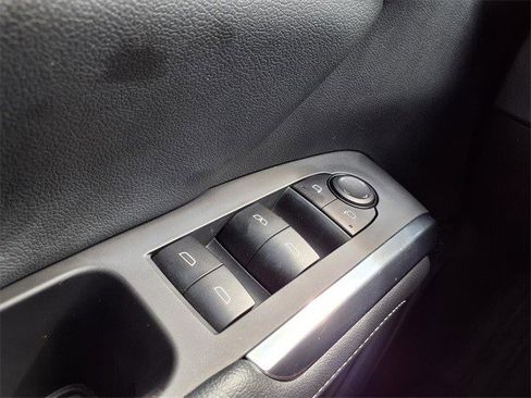 Certified 2025 Chevrolet Traverse LT image 20