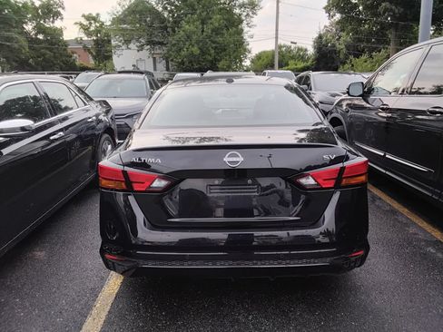 Used 2024 Nissan Altima 2.5 SV FWD image 6