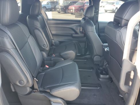 New 2026 Toyota Sienna XLE Woodland Edition image 29