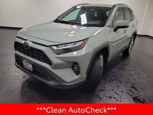 Used 2022 Toyota RAV4 XLE Premium AWD/4WD image 4