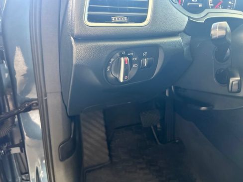 Used 2018 Audi Q3 2.0T Premium FWD image 38