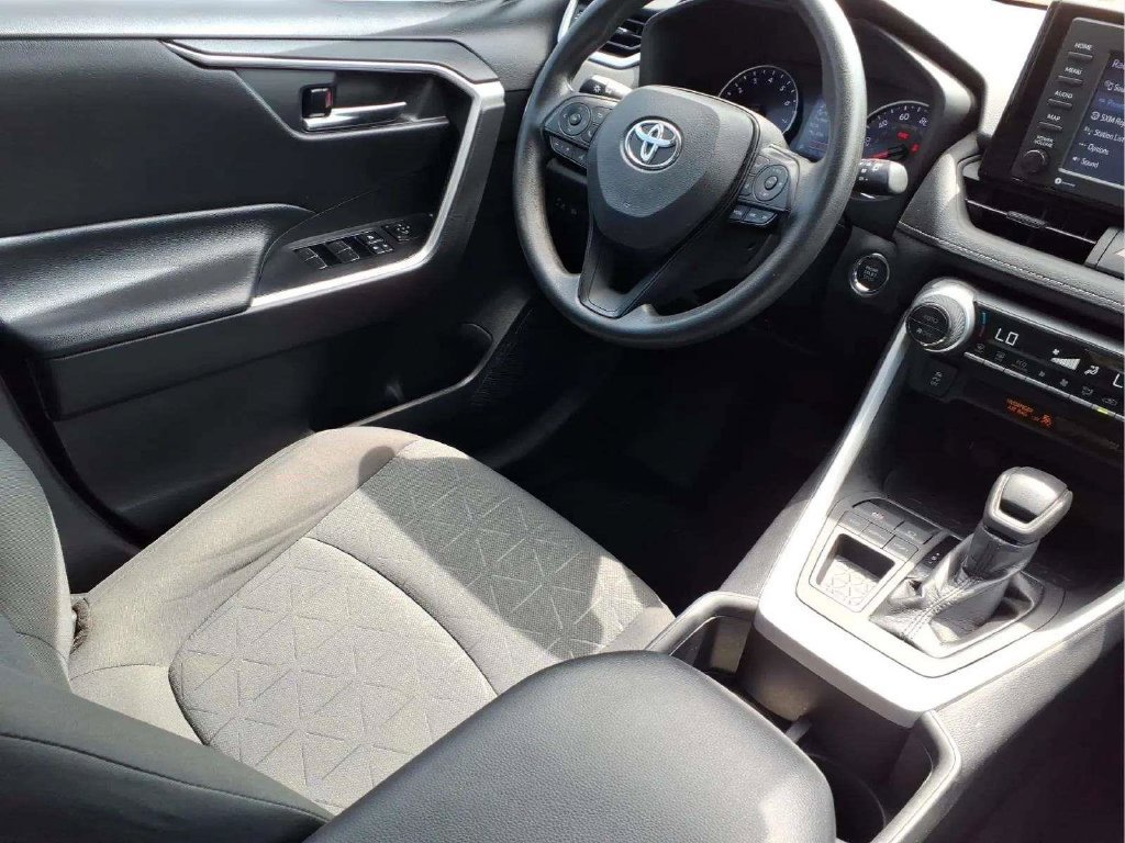 Used 2022 Toyota RAV4 XLE w/ Convenience Package FWD image 9