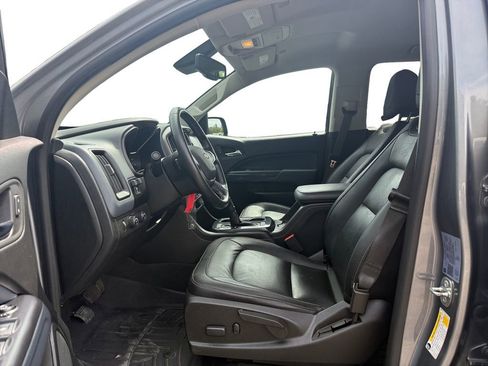 Used 2021 Chevrolet Colorado Z71 w/ LPO, Tonneau and Step Package image 9