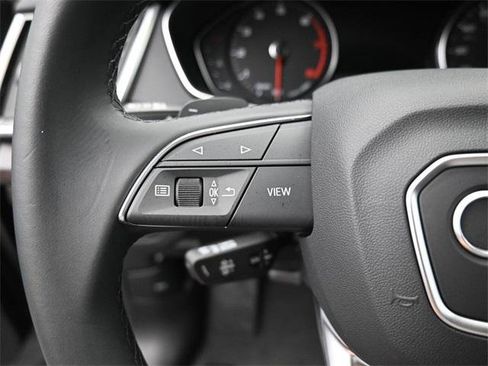 Used 2025 Audi Q5 2.0T Premium image 16