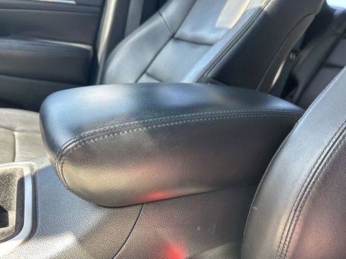 Used 2019 Jeep Grand Cherokee Limited w/ Luxury Group II image 33