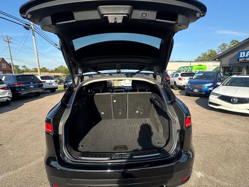 Used 2020 Jaguar F-PACE Prestige image 18