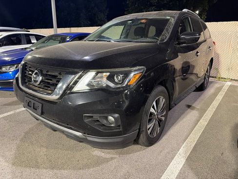 Used 2018 Nissan Pathfinder SV AWD/4WD image 1