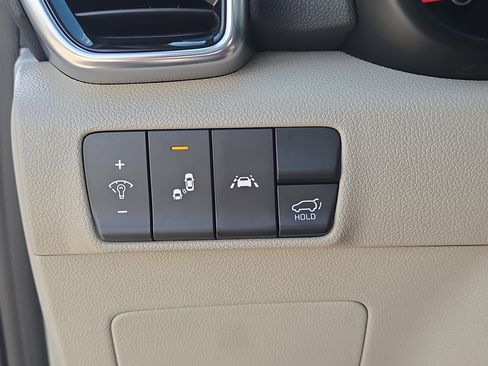 Certified 2022 Kia Sportage EX w/ EX Technology Package FWD image 30
