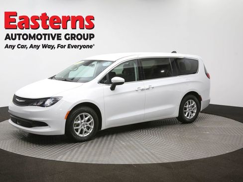 Used 2023 Chrysler Voyager LX image 56