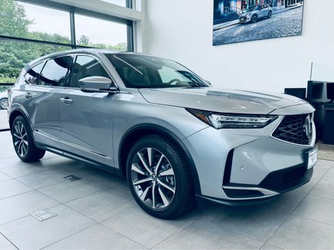 Used 2025 Acura MDX SH-AWD w/ Technology Package image 4