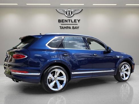 New 2025 Bentley Bentayga Azure V8 image 5