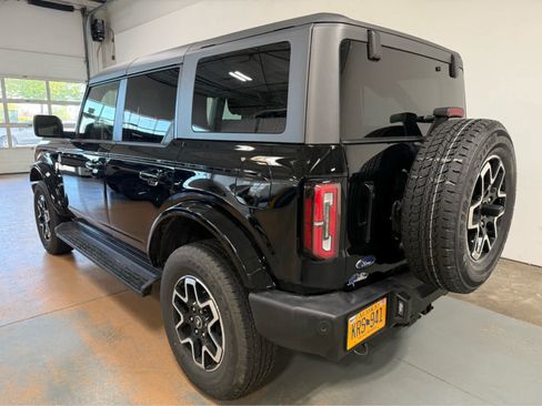 Used 2025 Ford Bronco Outer Banks AWD/4WD image 3