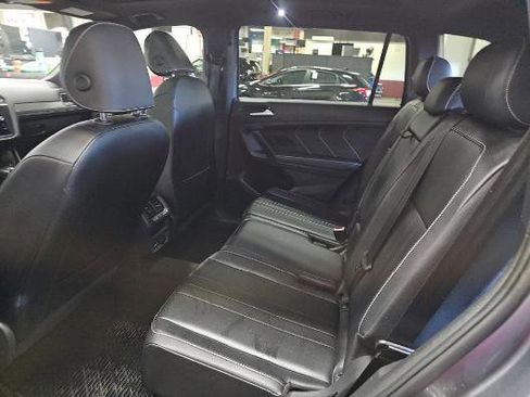 Used 2022 Volkswagen Tiguan SE R-Line image 8