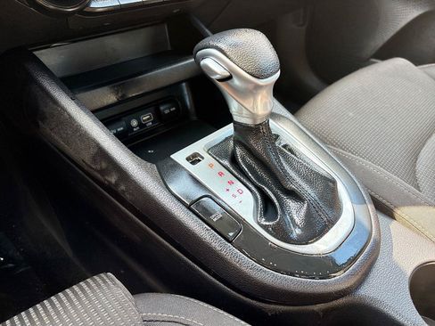Used 2019 Kia Forte LXS FWD image 16
