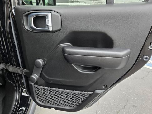Used 2021 Jeep Wrangler Unlimited Sport AWD/4WD image 28