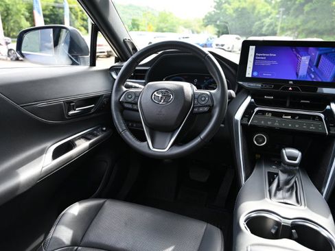 Used 2024 Toyota Venza Limited AWD/4WD image 15