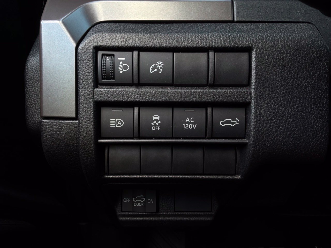 Used 2024 Toyota Tacoma TRD Sport w/ TRD Sport Premium Package RWD image 32