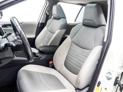 Used 2020 Toyota RAV4 Limited w/ All Weather Liner Package FWD image 38