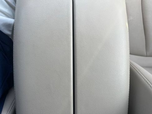 Used 2019 Buick Envision Essence FWD image 40
