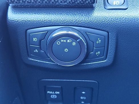 Used 2019 Ford F150 Lariat w/ Equipment Group 502A Luxury AWD/4WD image 20