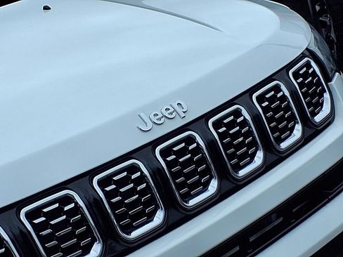 Used 2025 Jeep Compass Limited AWD/4WD image 29