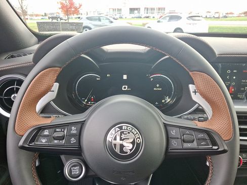 New 2025 Alfa Romeo Stelvio Sprint image 12