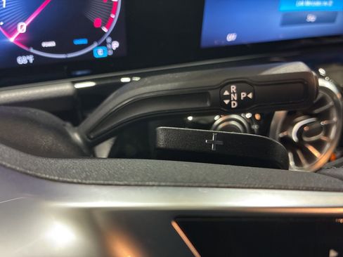 Used 2025 Mercedes-Benz GLA 250 4MATIC image 13