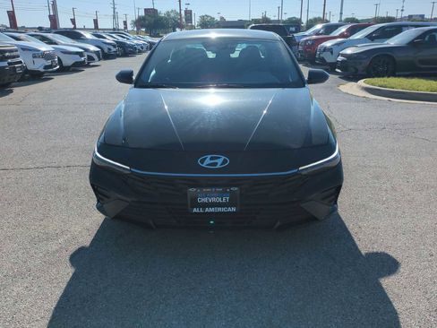 Used 2024 Hyundai Elantra SEL image 3