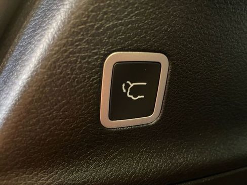 New 2026 Chrysler Pacifica Select w/ S Appearance Package image 19