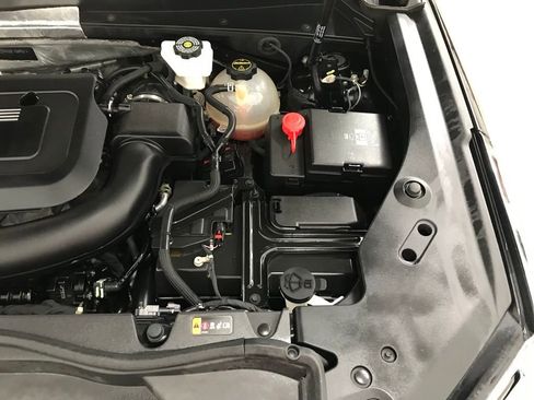 Used 2025 Cadillac XT4 Premium Luxury image 41