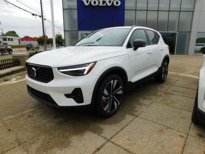 New 2026 Volvo XC40 B5 Ultra w/ Climate Package