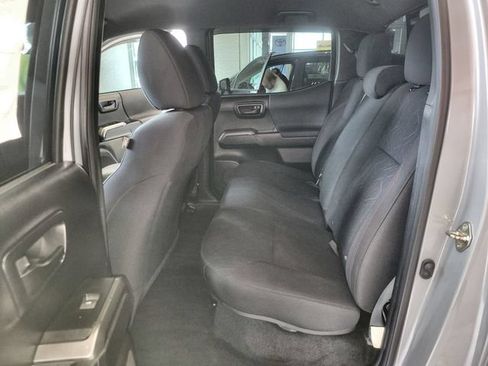 Used 2019 Toyota Tacoma TRD Off-Road AWD/4WD image 22