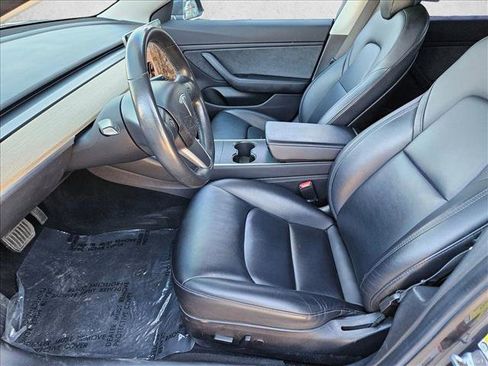 Used 2018 Tesla Model 3 Long Range image 17