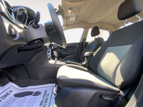 Used 2019 Ford Fiesta SE image 9