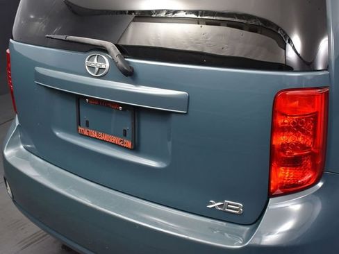 Used 2008 Scion xB FWD image 17
