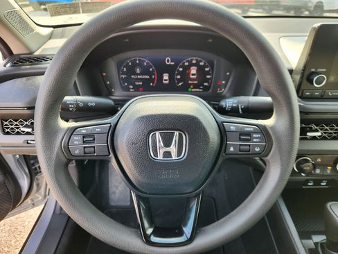 Certified 2025 Honda Accord SE image 9