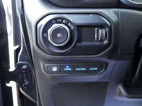 Used 2023 Jeep Wrangler Unlimited Sahara w/ Cold Weather Group image 11