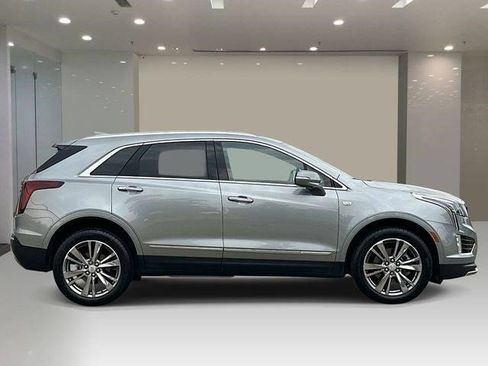 Certified 2025 Cadillac XT5 Premium Luxury w/ LPO, Floor Liner Package AWD/4WD image 6