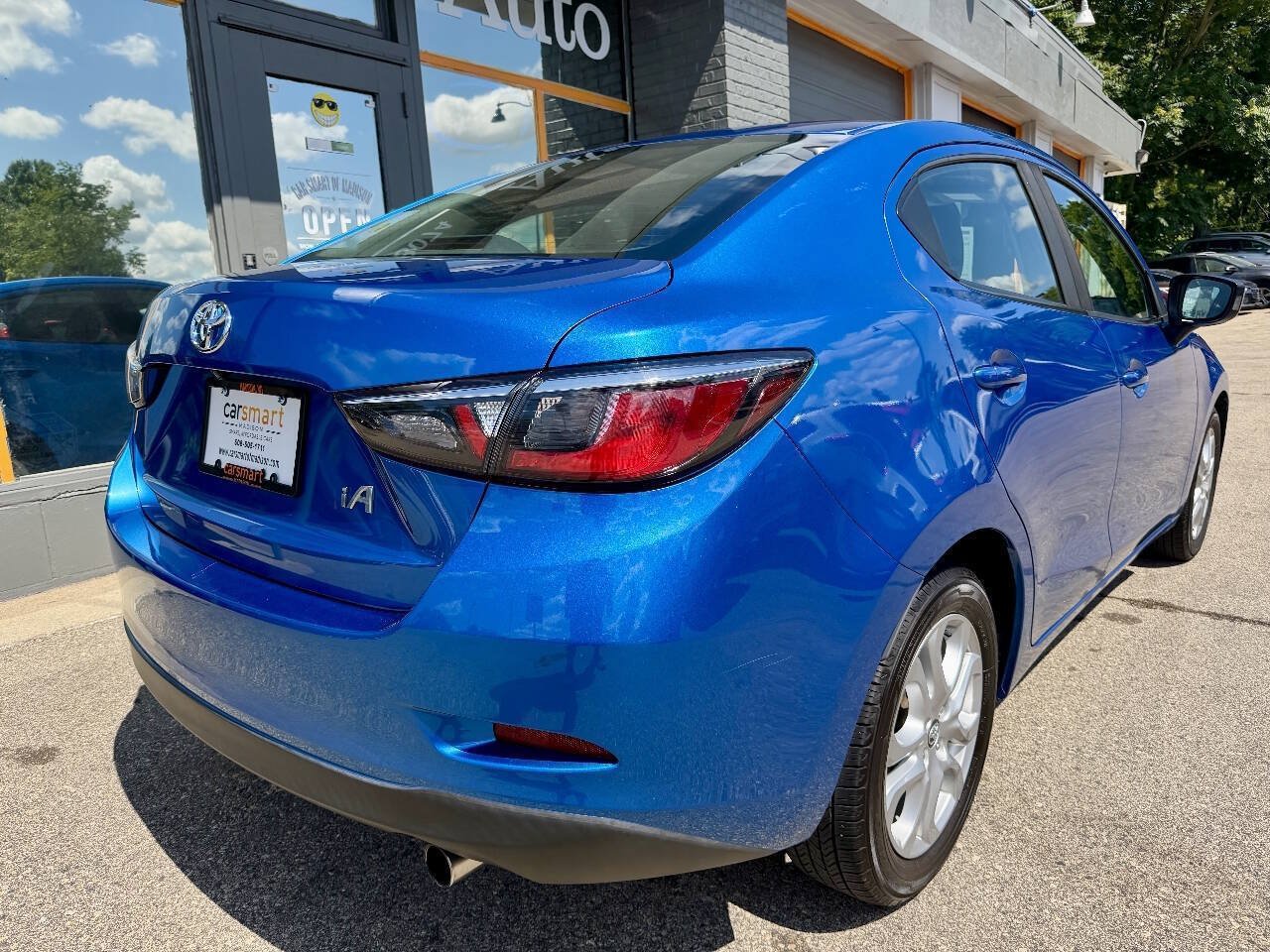 Used 2017 Toyota Yaris iA FWD image 9