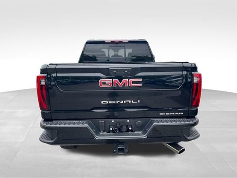 Used 2025 GMC Sierra 2500 Denali w/ Technology Package AWD/4WD image 6