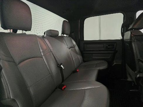 Used 2024 RAM 2500 Tradesman w/ Chrome Appearance Group AWD/4WD image 18
