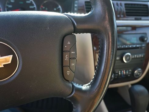 Used 2011 Chevrolet Impala LT w/ Luxury Edition Package image 22