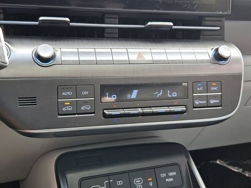 Used 2024 Hyundai Kona Limited FWD image 21