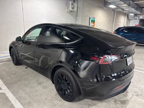 Used 2023 Tesla Model Y Long Range AWD/4WD image 3