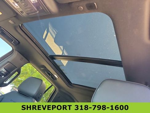 Used 2024 GMC Yukon Denali RWD image 15