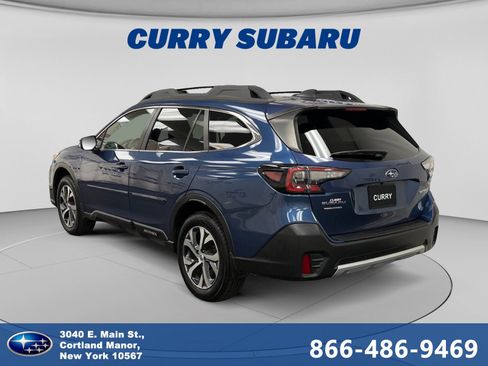 Certified 2022 Subaru Outback Limited AWD/4WD image 3