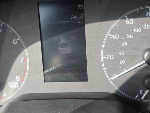Used 2025 Toyota Corolla LE FWD image 10