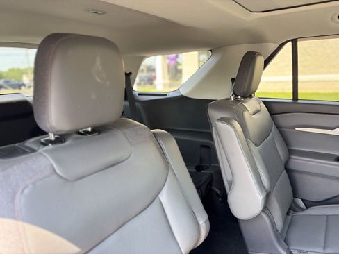Used 2025 Ford Explorer Active w/ Active Comfort Package AWD/4WD image 22