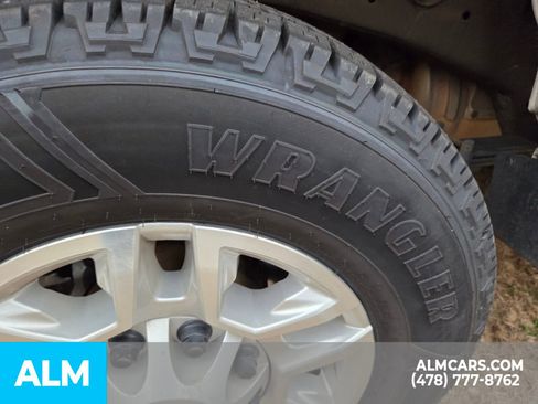 Used 2025 Chevrolet Silverado 2500 LT w/ Convenience Package image 21