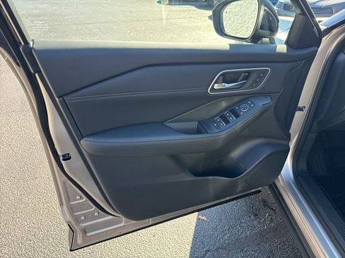 Used 2026 Nissan Rogue Platinum w/ Platinum Premium Package image 13